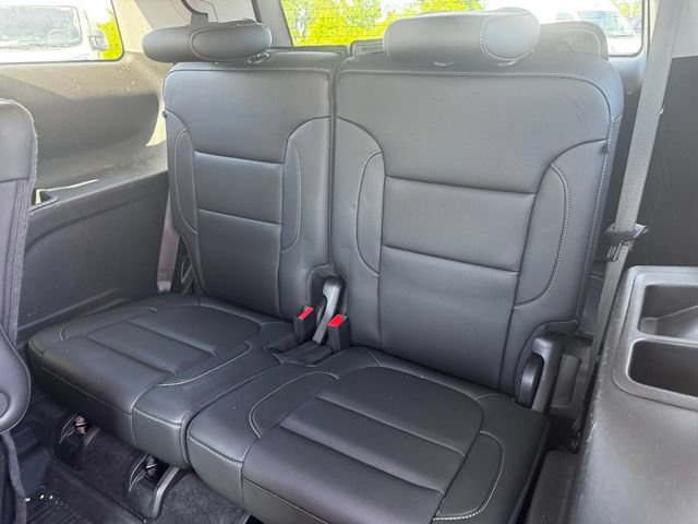 Used 2022 GMC Acadia SLT w/ LPO, Floor Liner Package AWD/4WD image 22
