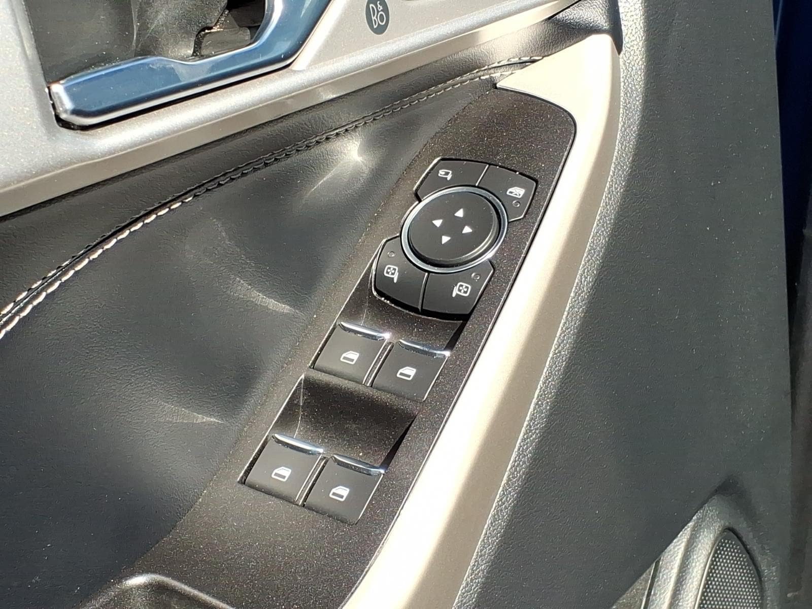 Certified 2022 Ford Explorer Limited AWD/4WD image 9