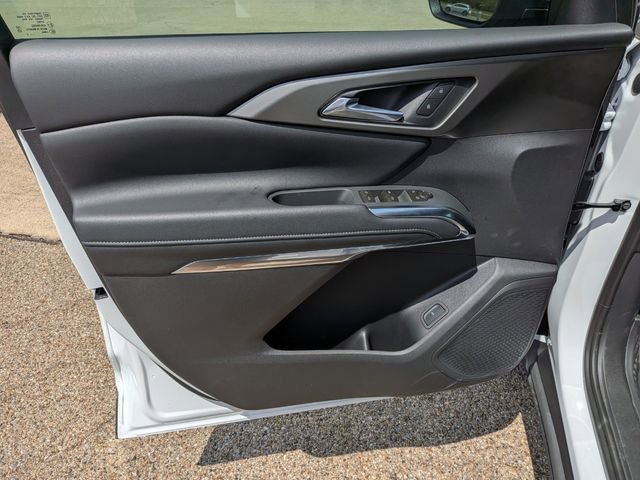 New 2026 Chevrolet Traverse LT w/ Driver Confidence Package FWD image 18