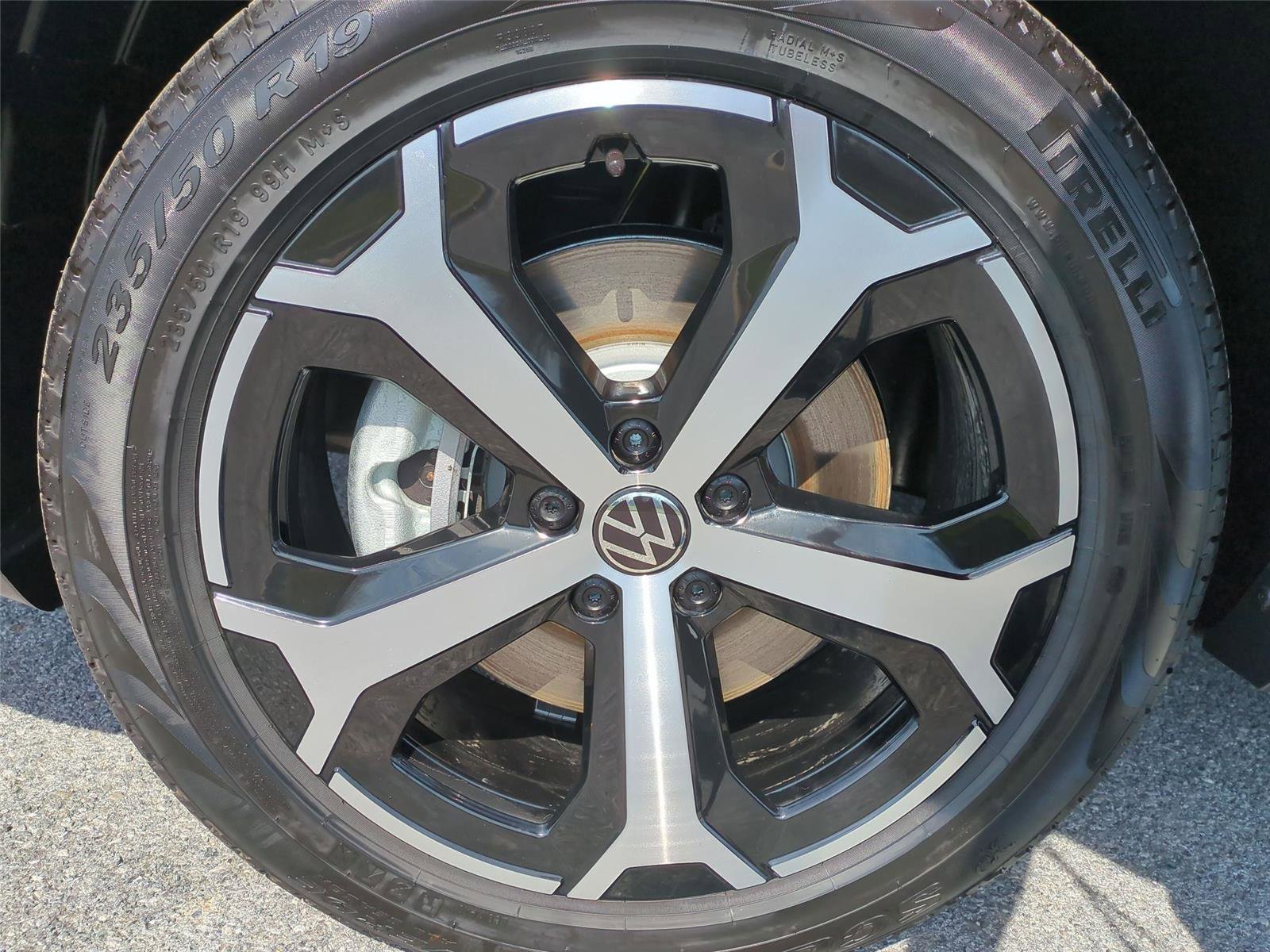 New 2026 Volkswagen Tiguan SE image 22