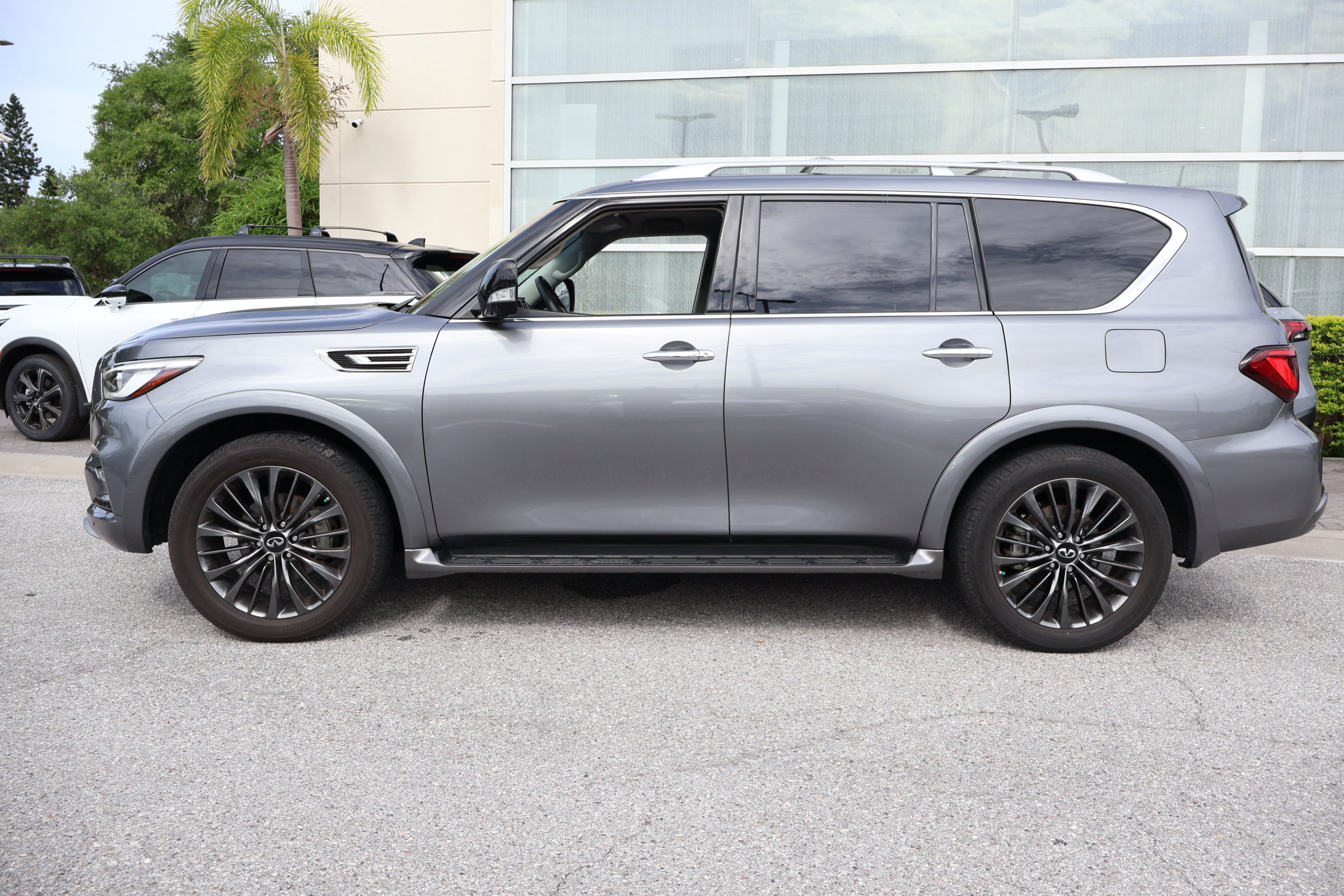 Certified 2021 INFINITI QX80 Premium Select w/ Cargo Package RWD image 6
