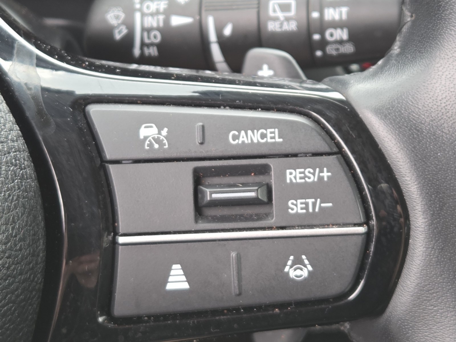 Used 2025 Honda Pilot EX-L image 10