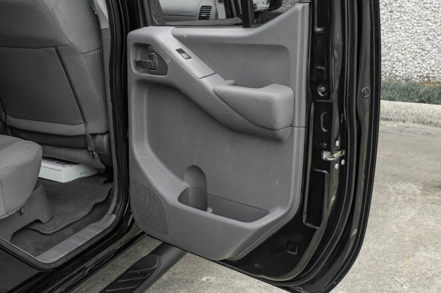 Used 2021 Nissan Frontier SV w/ Midnight Edition Floor Mats image 48