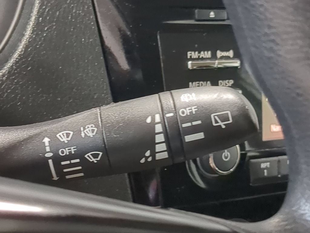 Used 2017 Nissan Rogue S AWD/4WD image 29