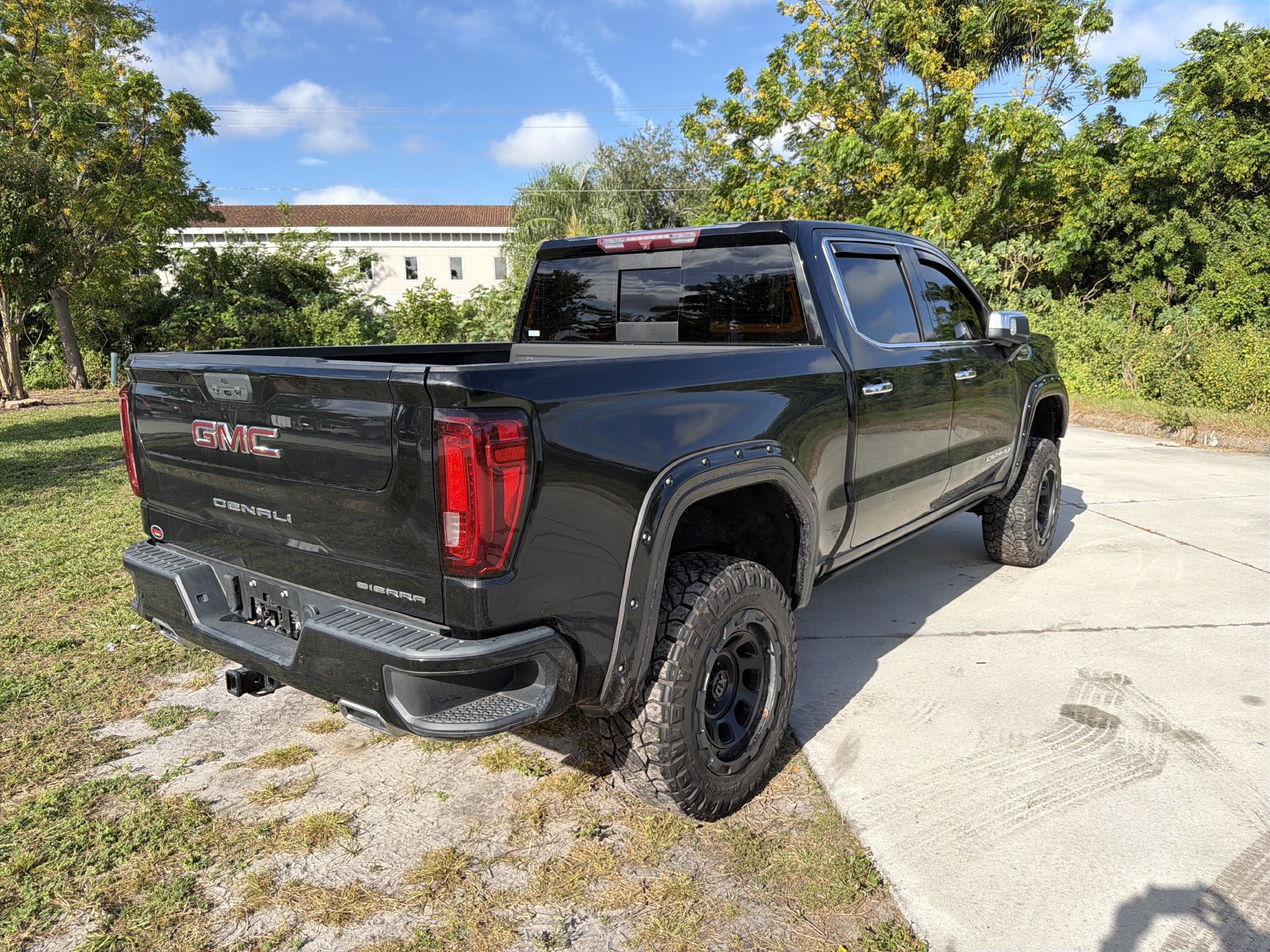 Used 2022 GMC Sierra 1500 Denali AWD/4WD image 4