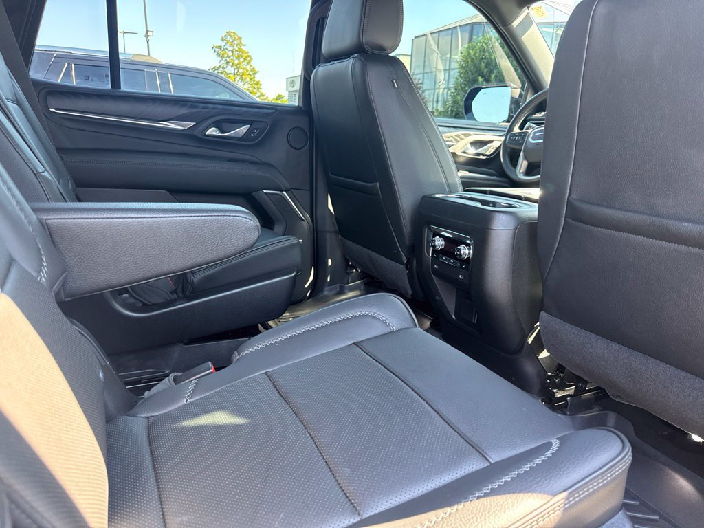 Used 2023 GMC Yukon Denali AWD/4WD image 12