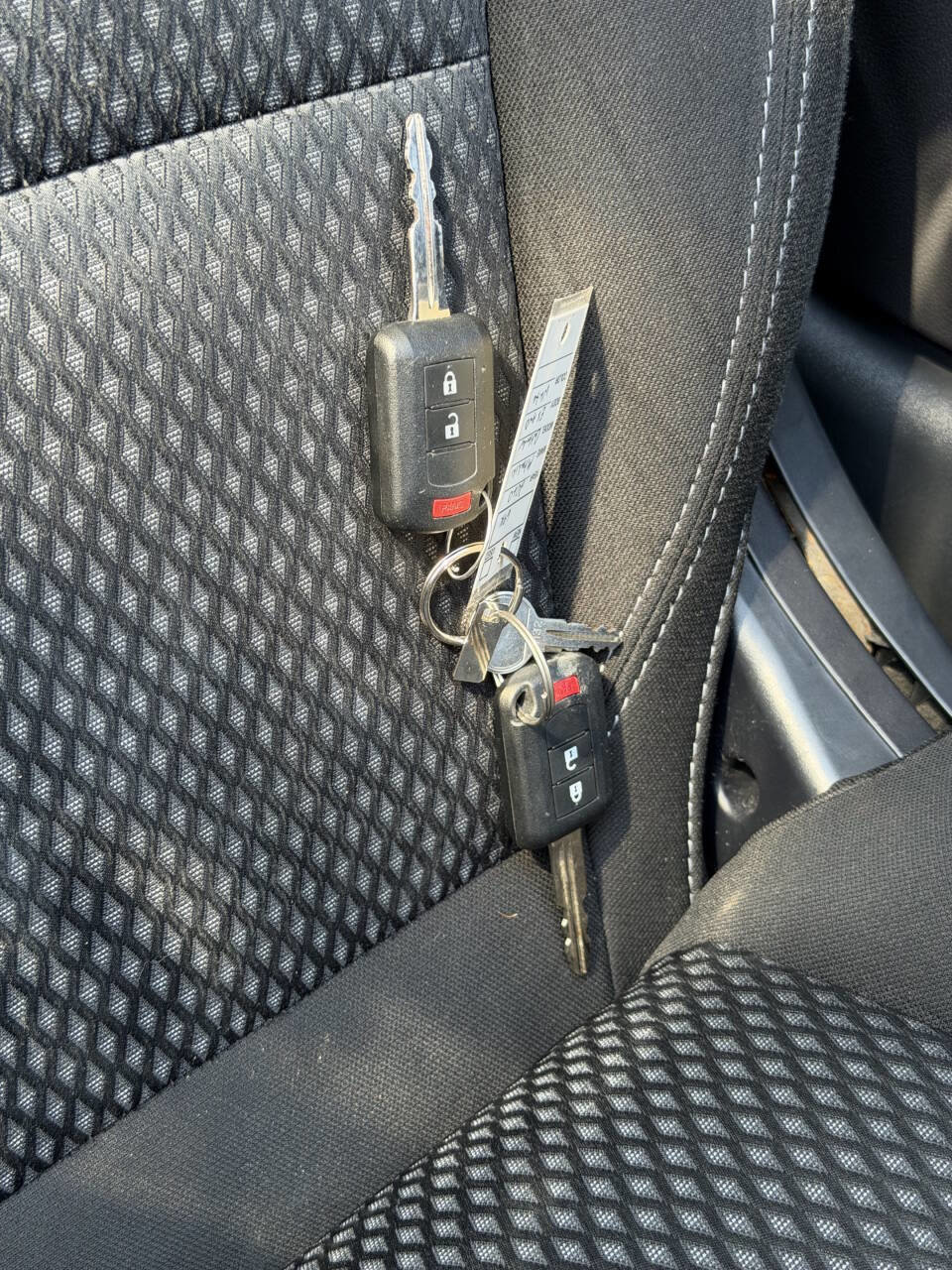 Used 2020 Mitsubishi Outlander ES AWD/4WD image 17