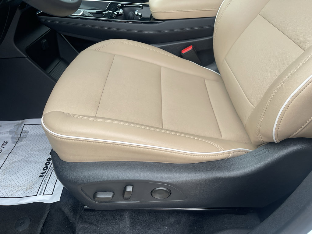 Used 2025 Buick Enclave Preferred image 20