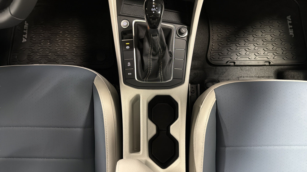 New 2026 Volkswagen Jetta SE FWD image 36