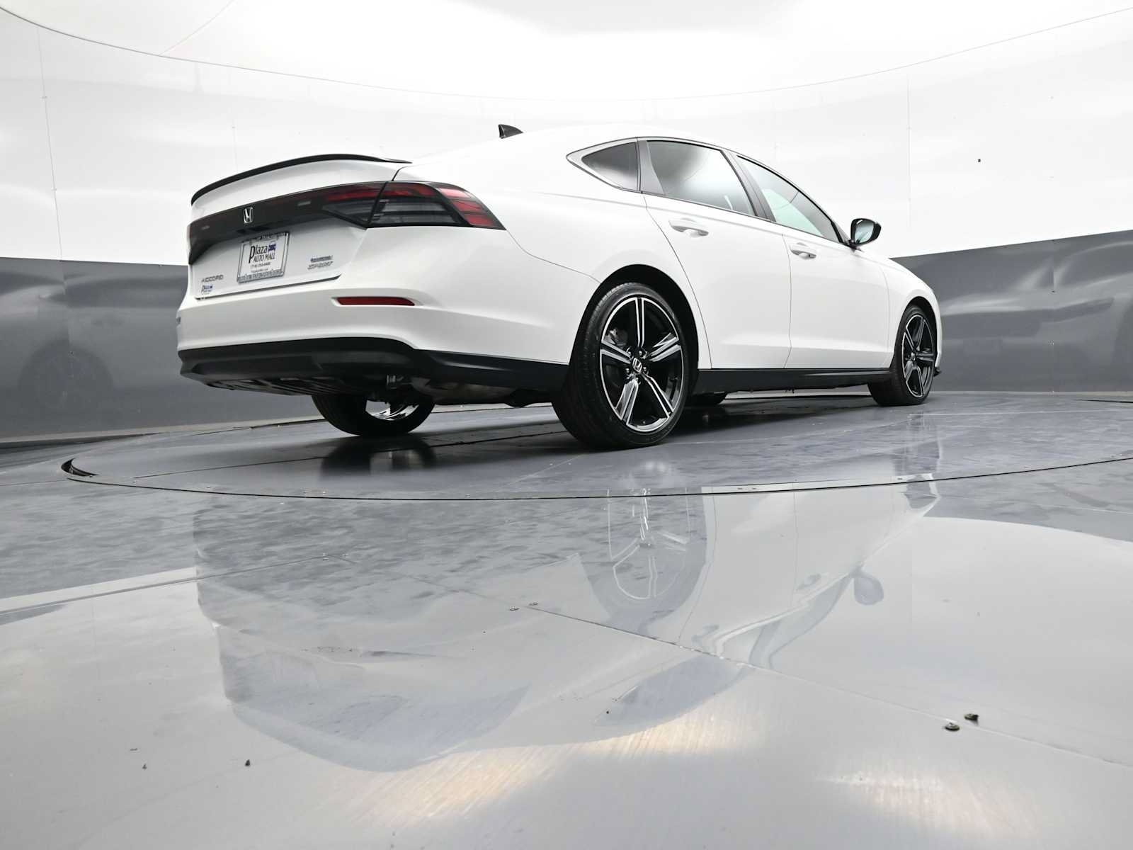 Used 2025 Honda Accord Sport image 27