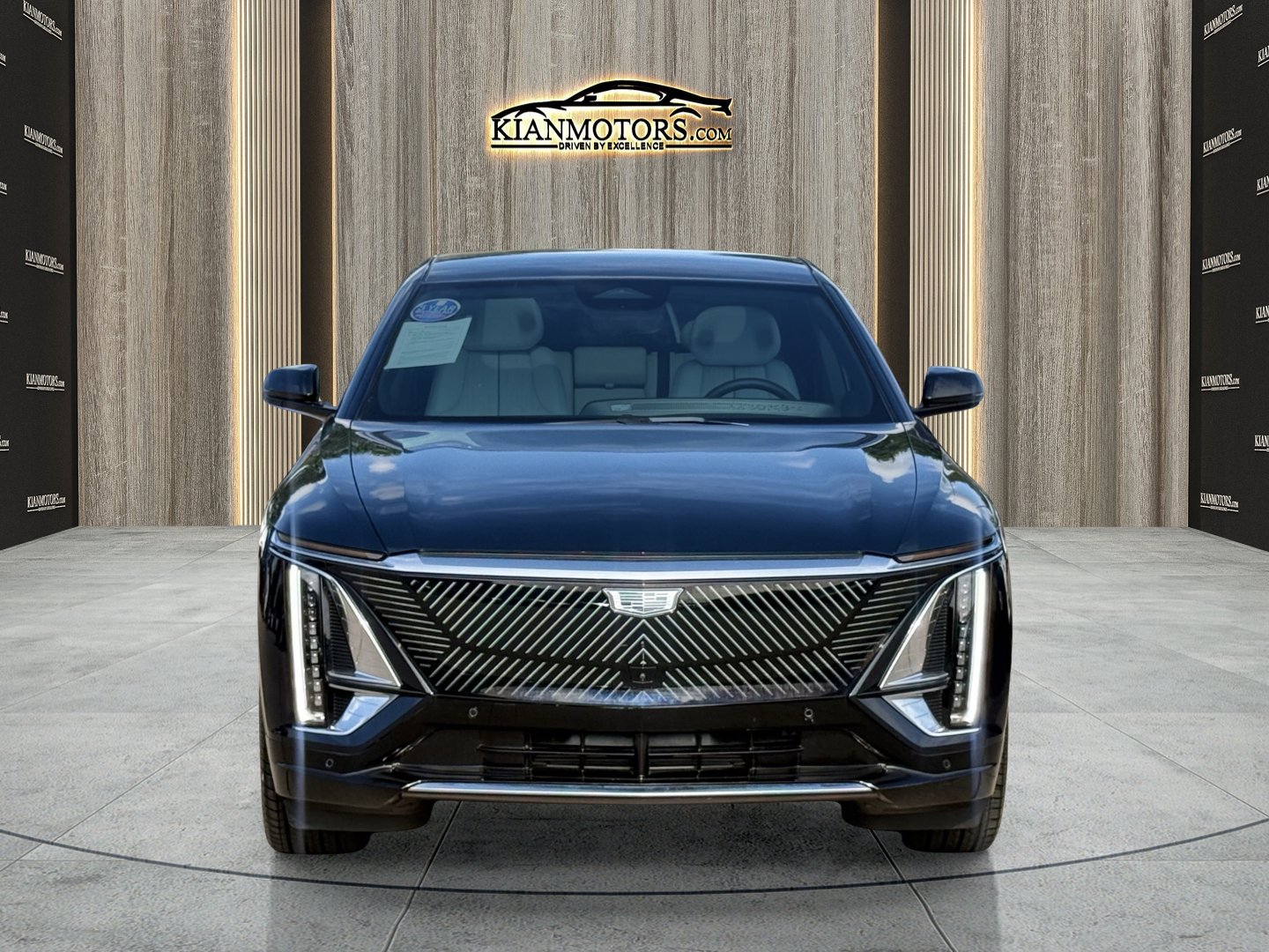 Used 2024 Cadillac Lyriq Luxury AWD/4WD image 5