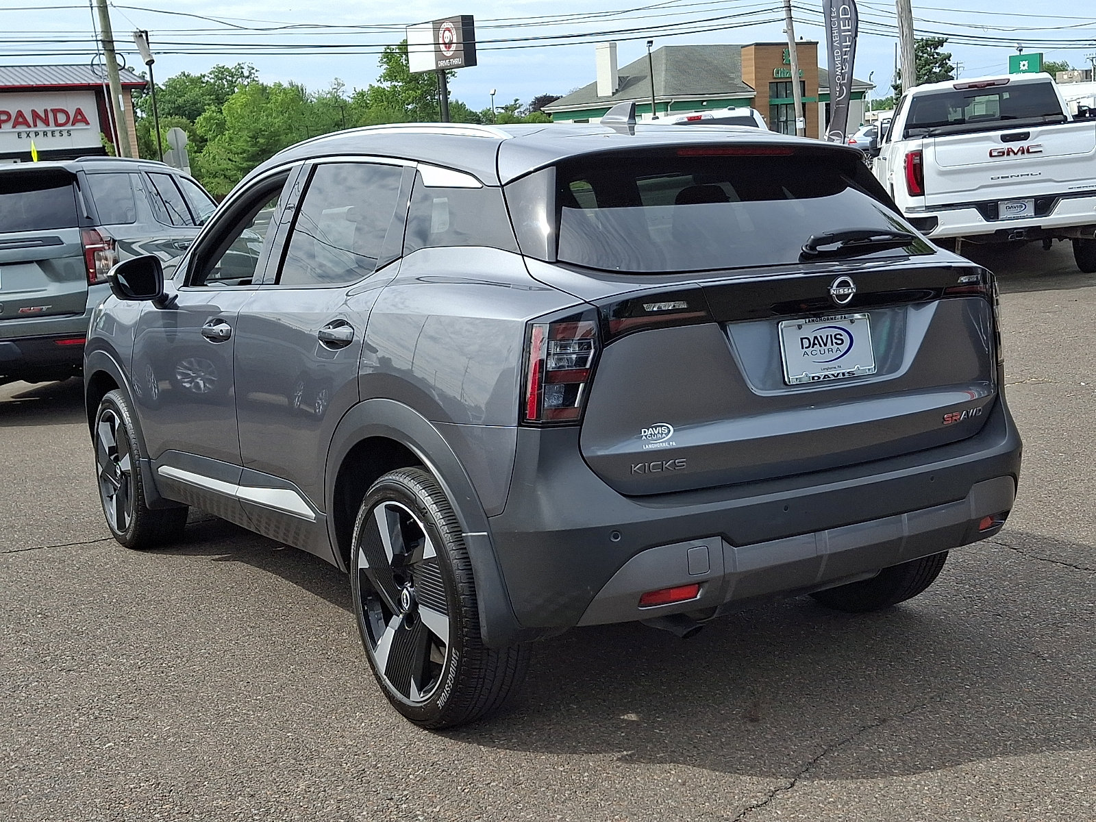 Used 2025 Nissan Kicks SR AWD/4WD image 6