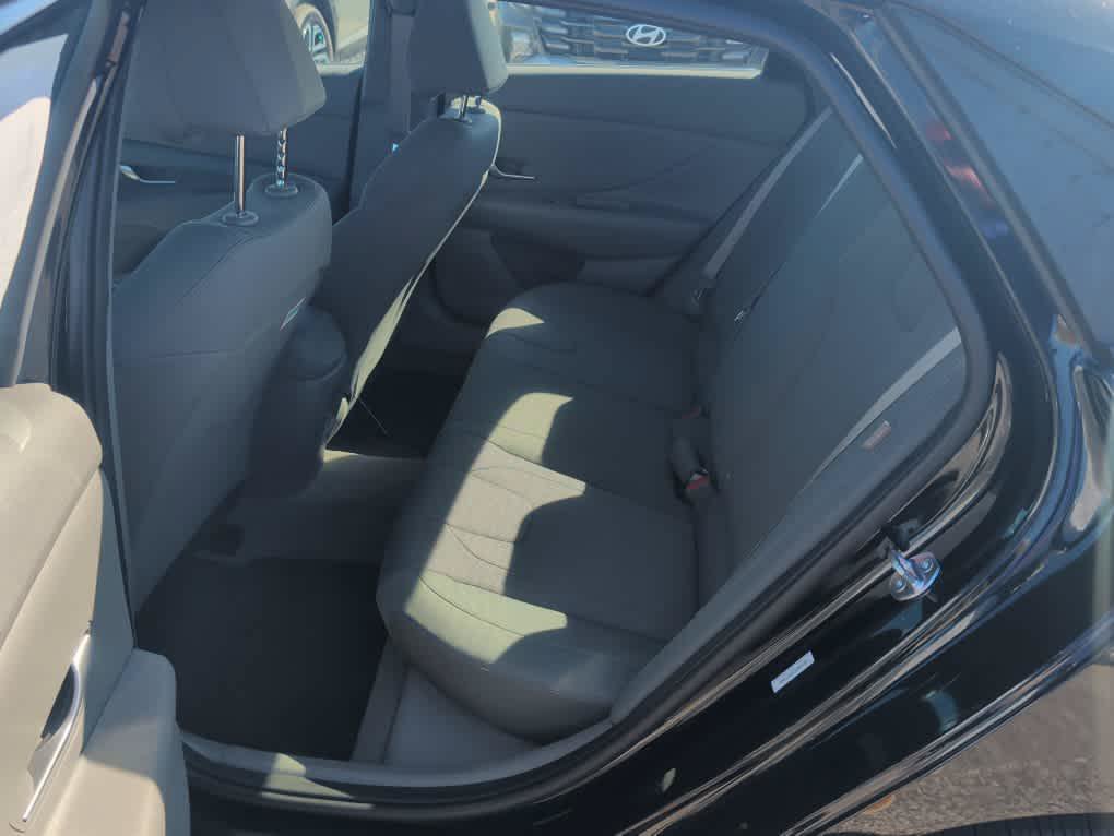 New 2026 Hyundai Elantra SE FWD image 25