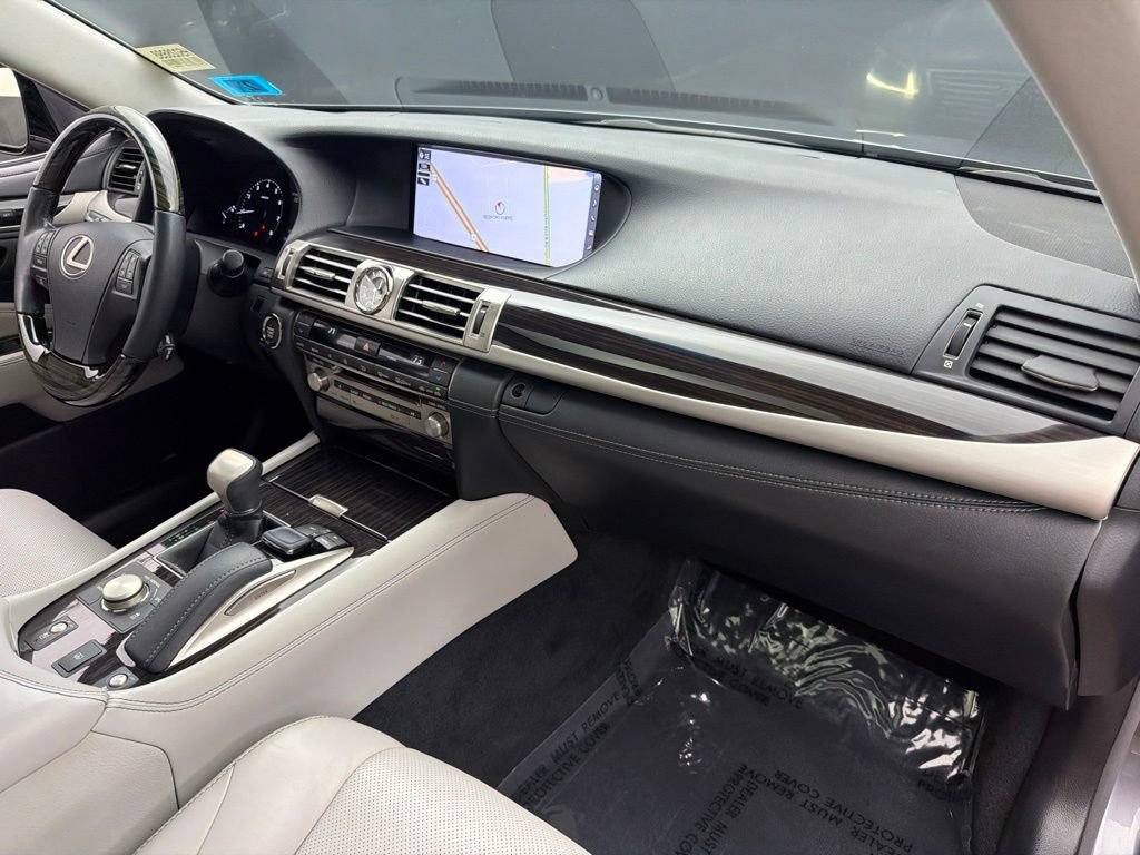 Used 2017 Lexus LS 460 AWD w/ Comfort Package image 27