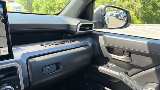 Used 2024 Toyota Tacoma TRD Off-Road AWD/4WD image 22
