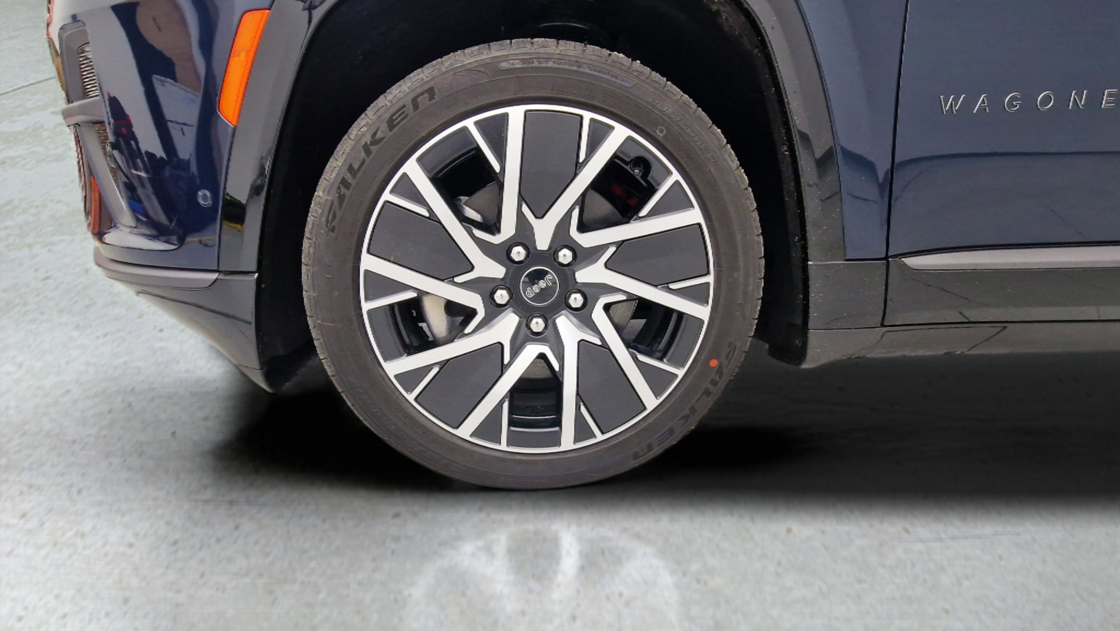 New 2025 Jeep Wagoneer Limited image 32