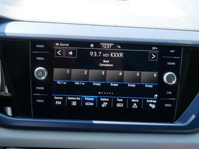 Certified 2023 Volkswagen Taos SE w/ Panoramic Sunroof Package image 37