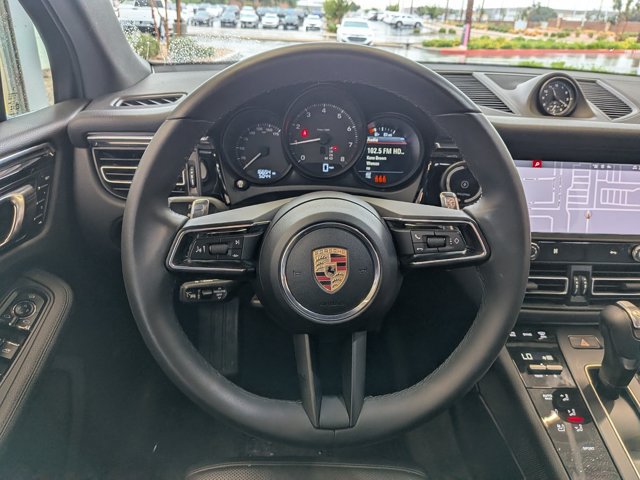 Used 2025 Porsche Macan AWD/4WD image 12