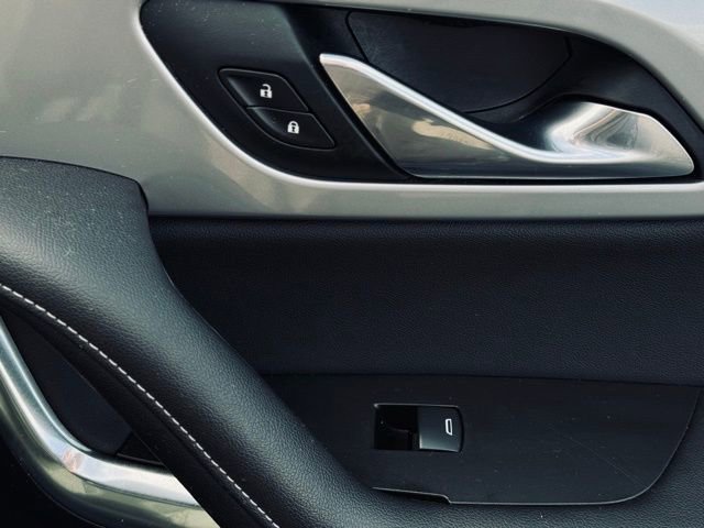 Used 2025 Chevrolet Blazer LT AWD/4WD image 15