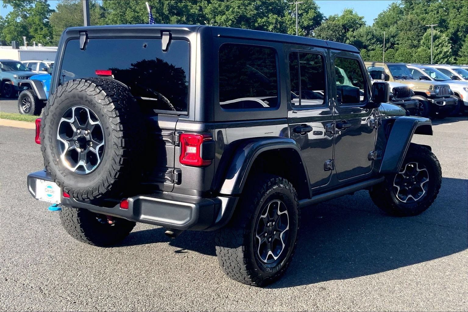 Used 2023 Jeep Wrangler Unlimited Rubicon 4xe w/ Cold Weather Group AWD/4WD image 12