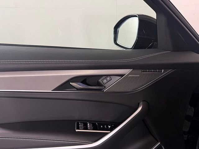 New 2026 Jaguar F-PACE R-Dynamic S image 26