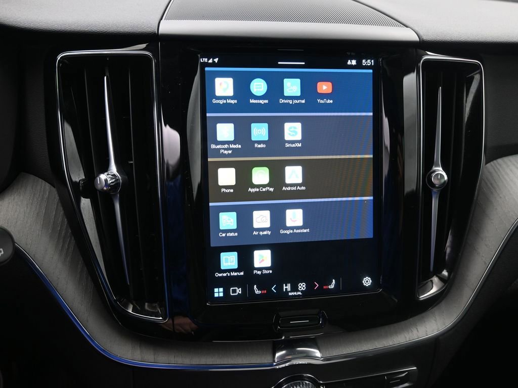 Used 2025 Volvo XC60 B5 Plus image 18