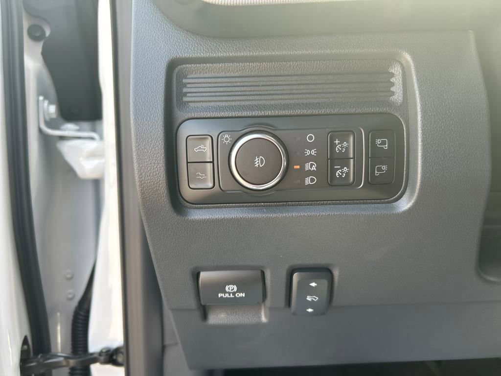 New 2025 Ford F250 Platinum w/ FX4 Off-Road Package image 24