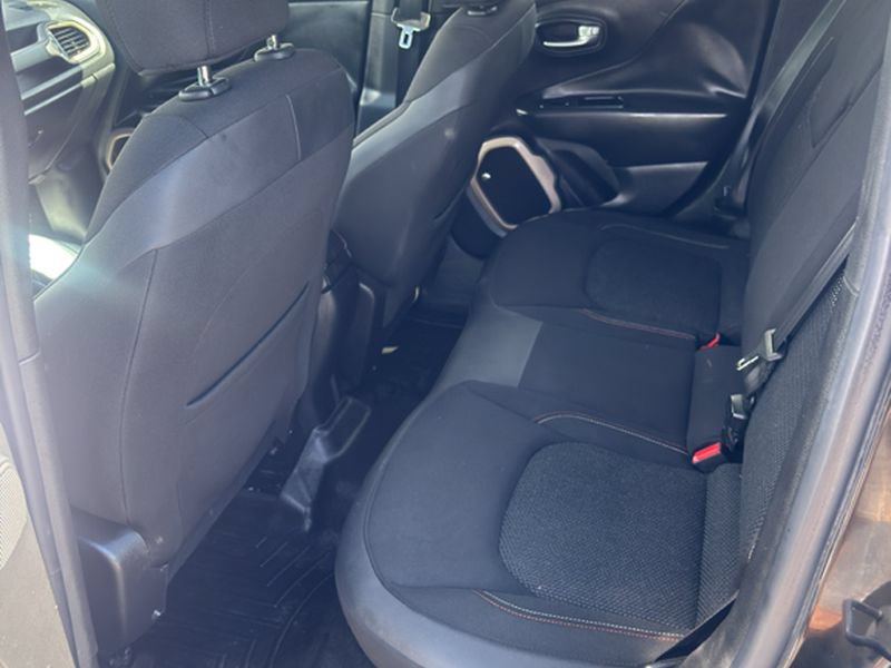 Used 2016 Jeep Renegade 75th Anniversary FWD image 10