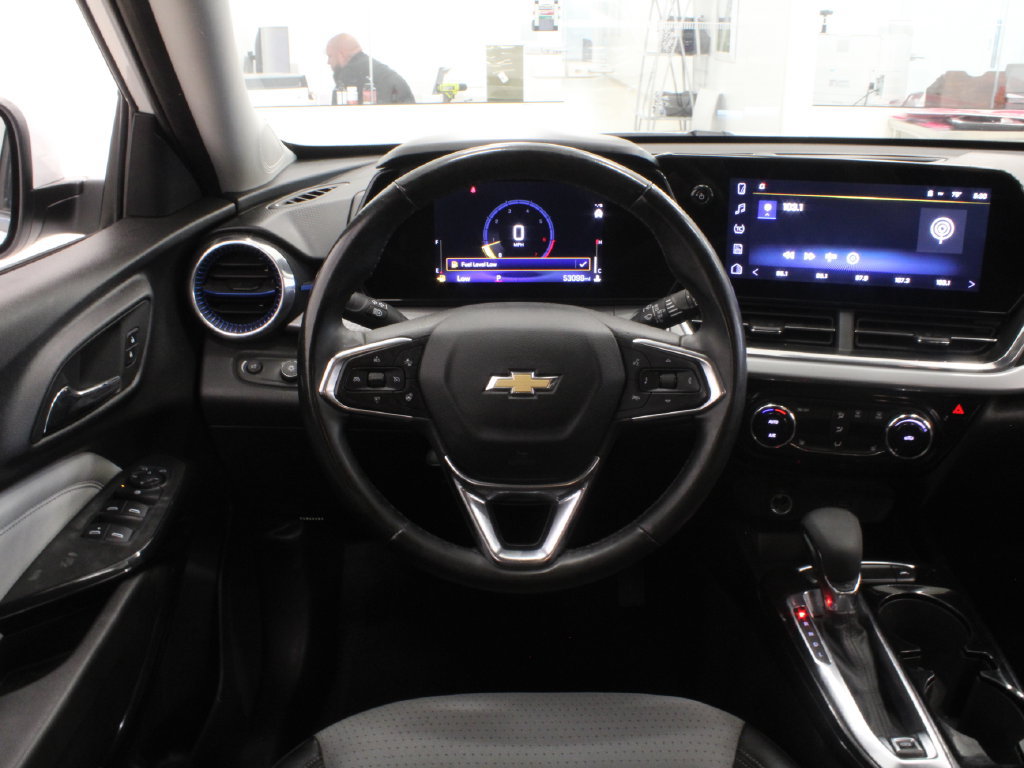 Used 2025 Chevrolet Trax LT w/ Driver Confidence Package FWD image 20