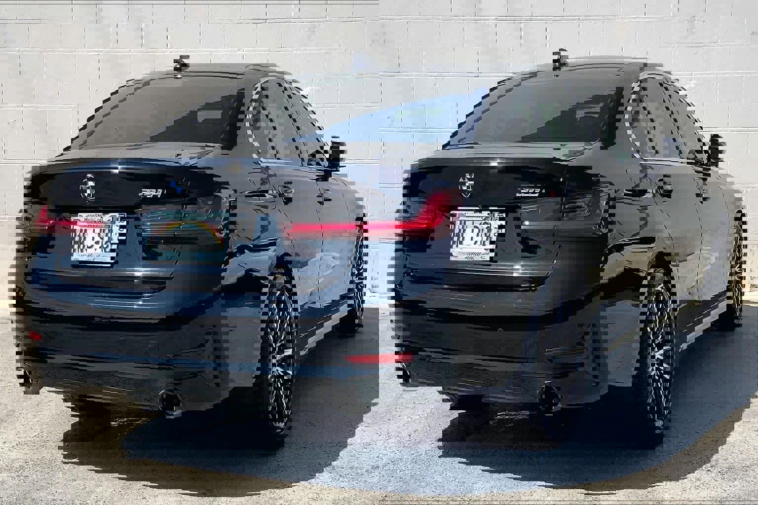 Used 2022 BMW 330i Sedan w/ Driving Assistance Package image 21