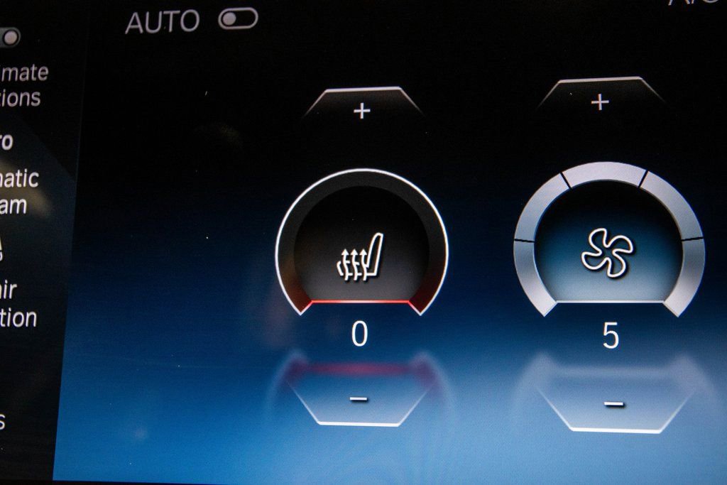 Used 2022 BMW iX xDrive50 w/ Sport Package image 26