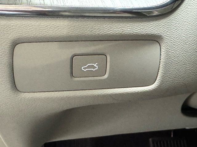 Certified 2023 Volvo XC60 B5 Ultimate image 22