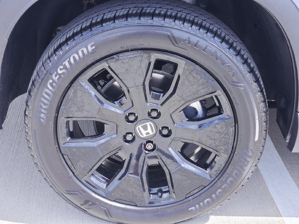 Certified 2026 Honda Pilot Black Edition image 10
