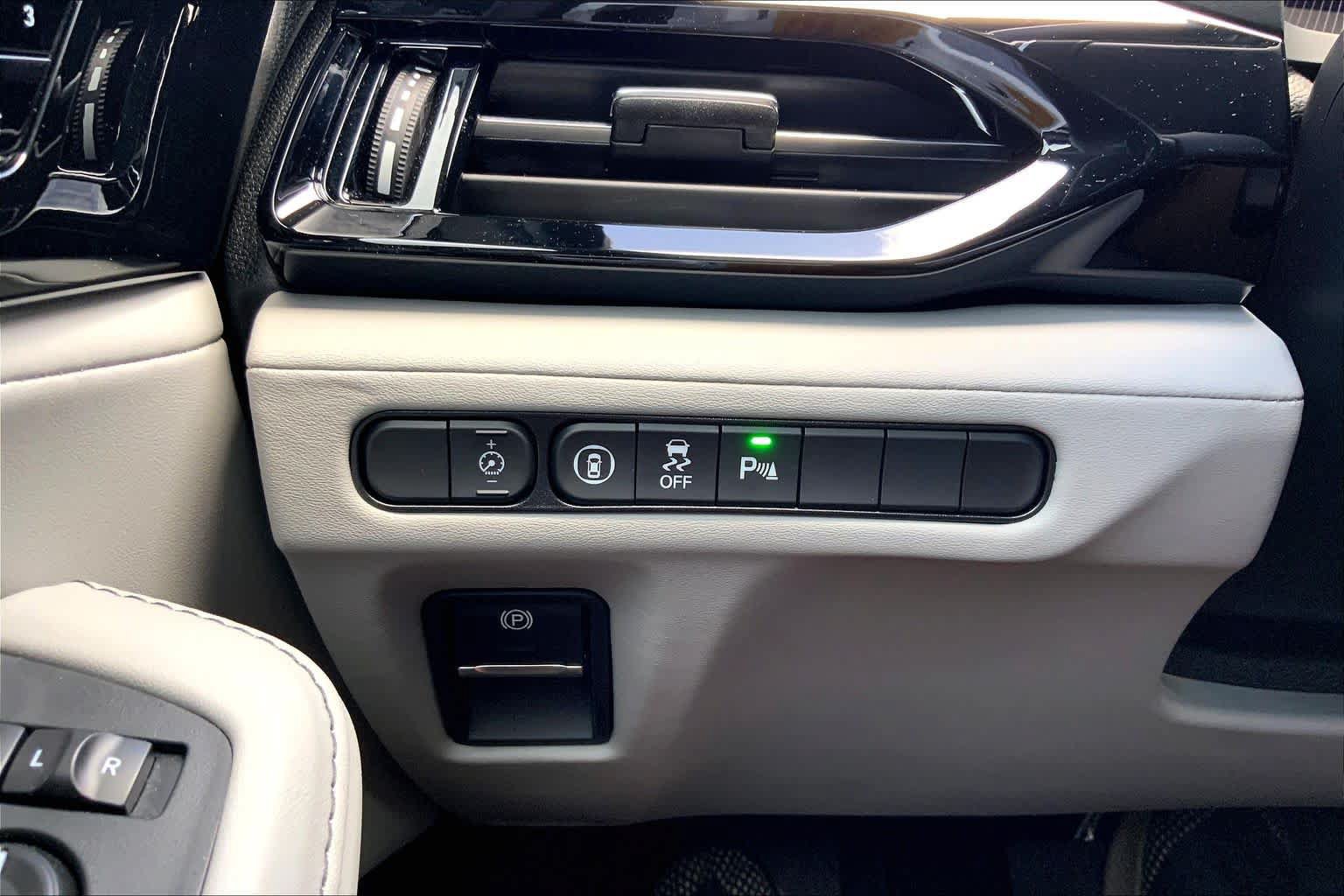 Used 2026 Acura MDX w/ Technology Package FWD image 34