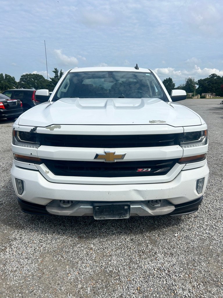 Used 2018 Chevrolet Silverado 1500 LT w/ Texas Edition image 2