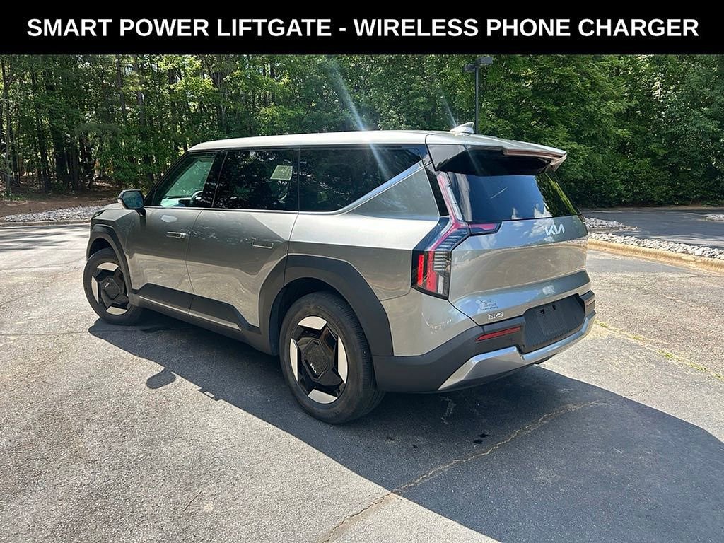 Used 2024 Kia EV9 Light Long Range RWD image 4