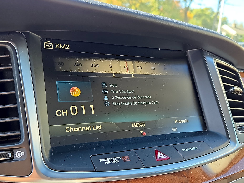 Used 2014 Hyundai Equus Signature RWD image 19