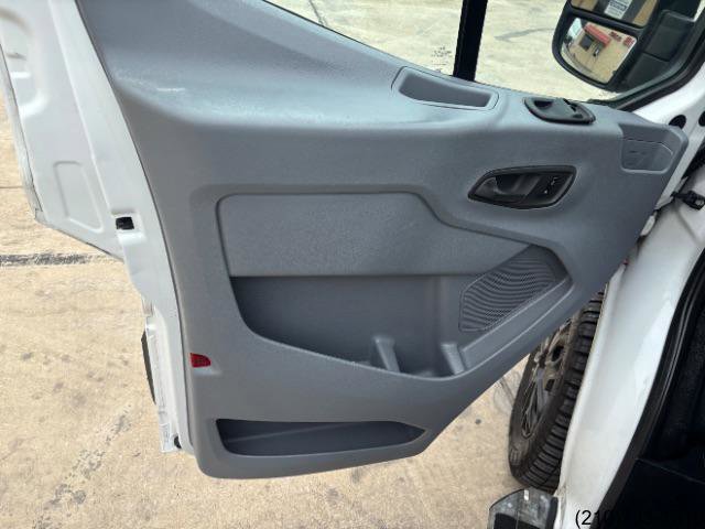 Used 2017 Ford Transit 250 130 Low Roof w/ Exterior Upgrade Package RWD image 13