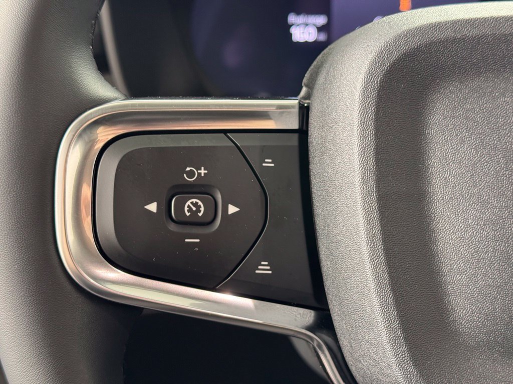 Certified 2024 Volvo XC40 B5 Plus w/ Protection Package Premier AWD/4WD image 30