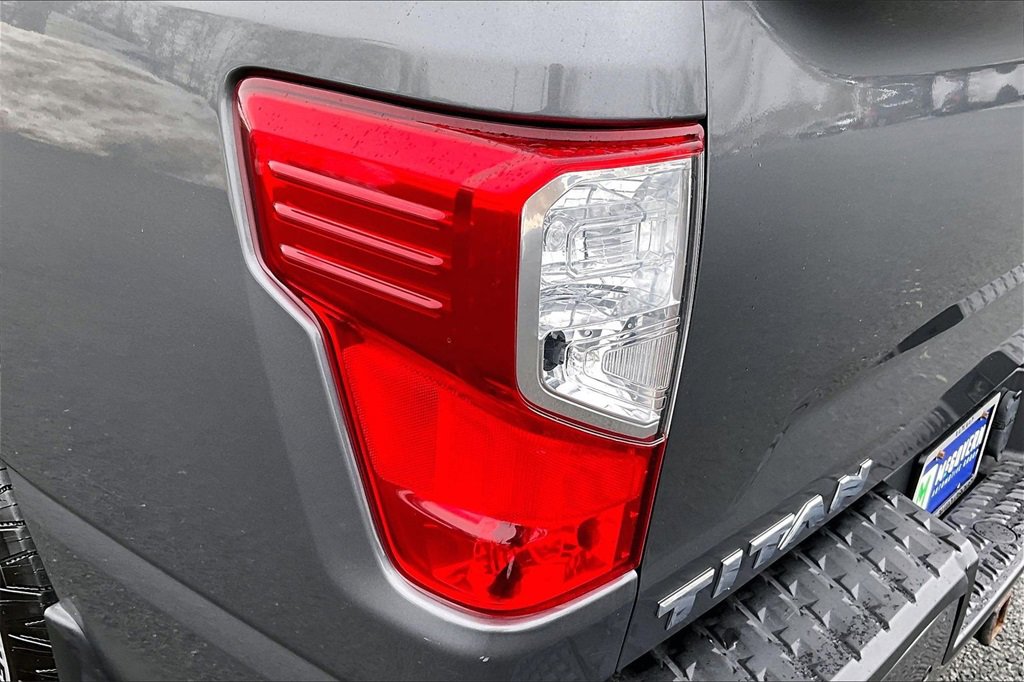 Used 2020 Nissan Titan SV w/ SV Convenience Package image 23