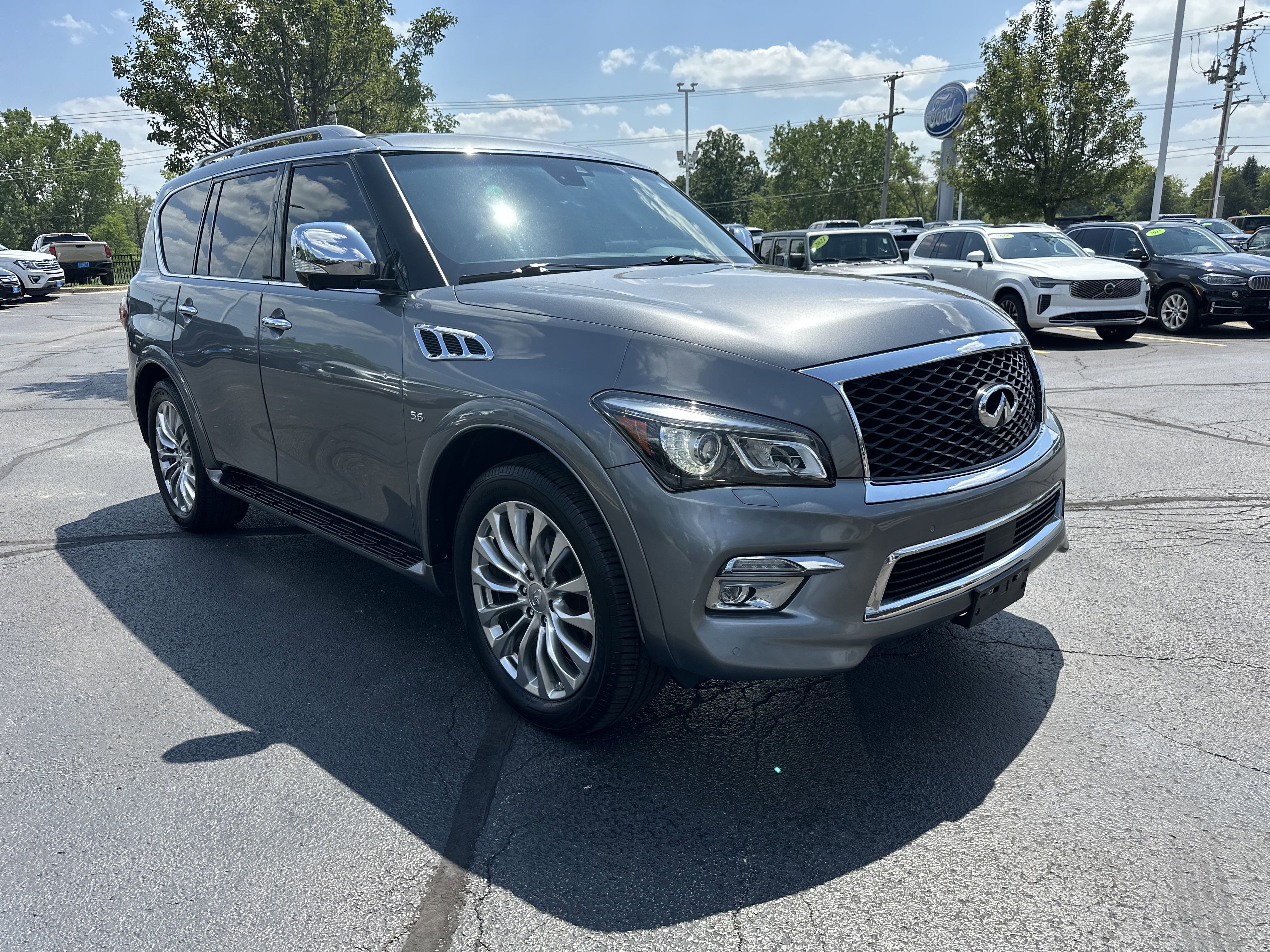 Used 2017 INFINITI QX80 4WD w/ Deluxe Technology Package