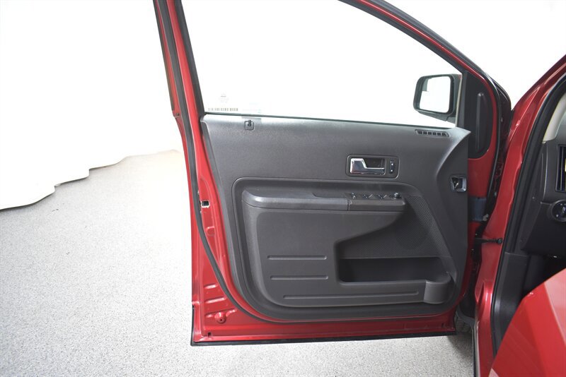 Used 2010 Ford Edge SEL FWD image 18