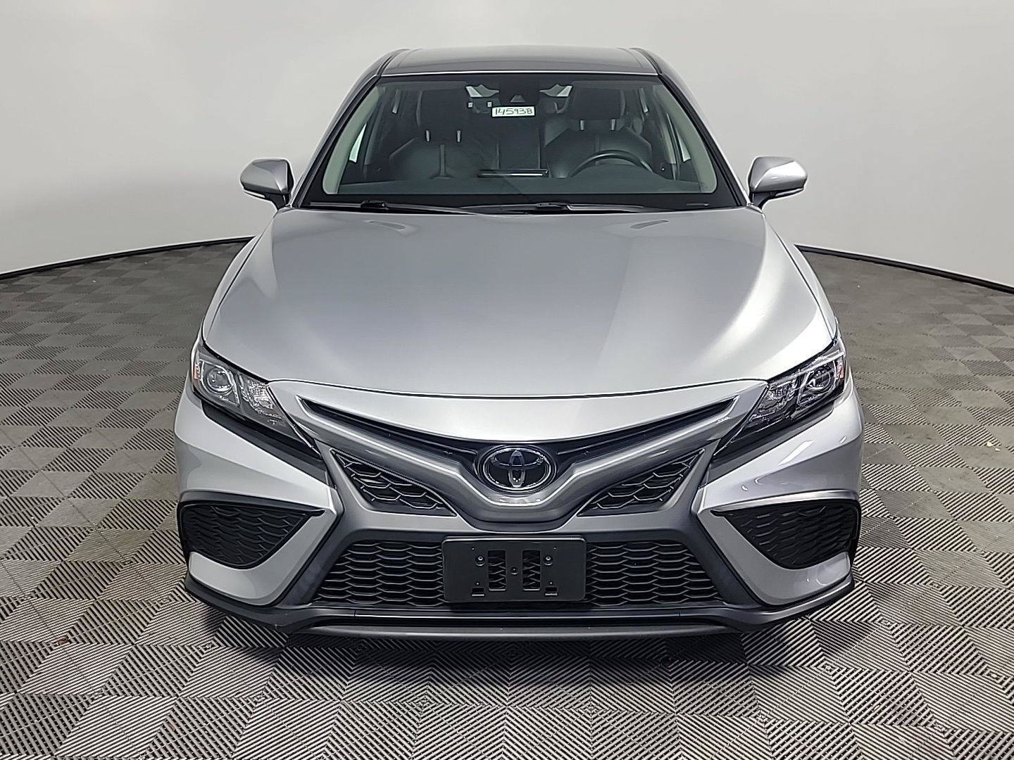 Used 2022 Toyota Camry SE FWD image 12