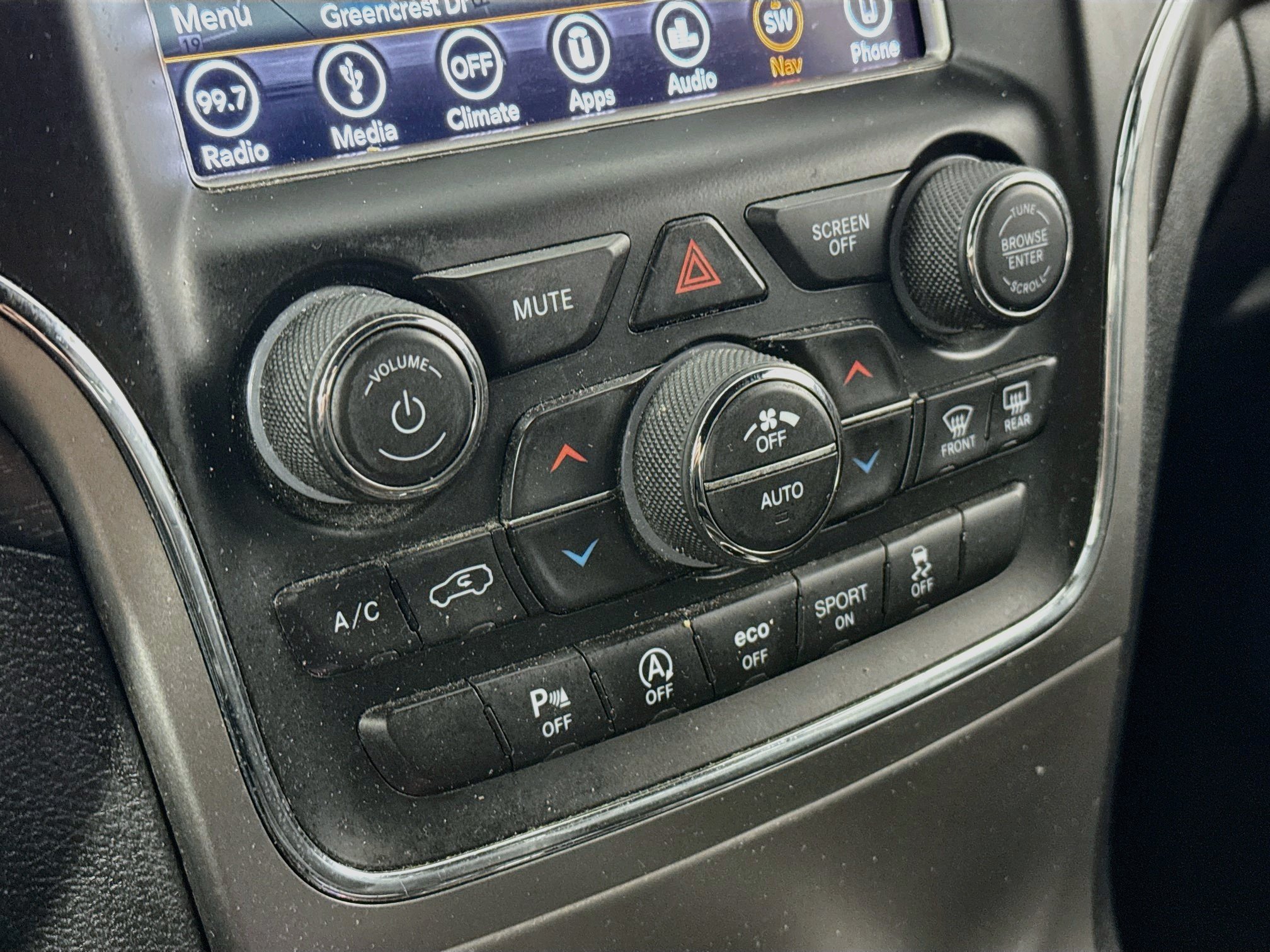 Used 2018 Jeep Grand Cherokee Altitude AWD/4WD image 16