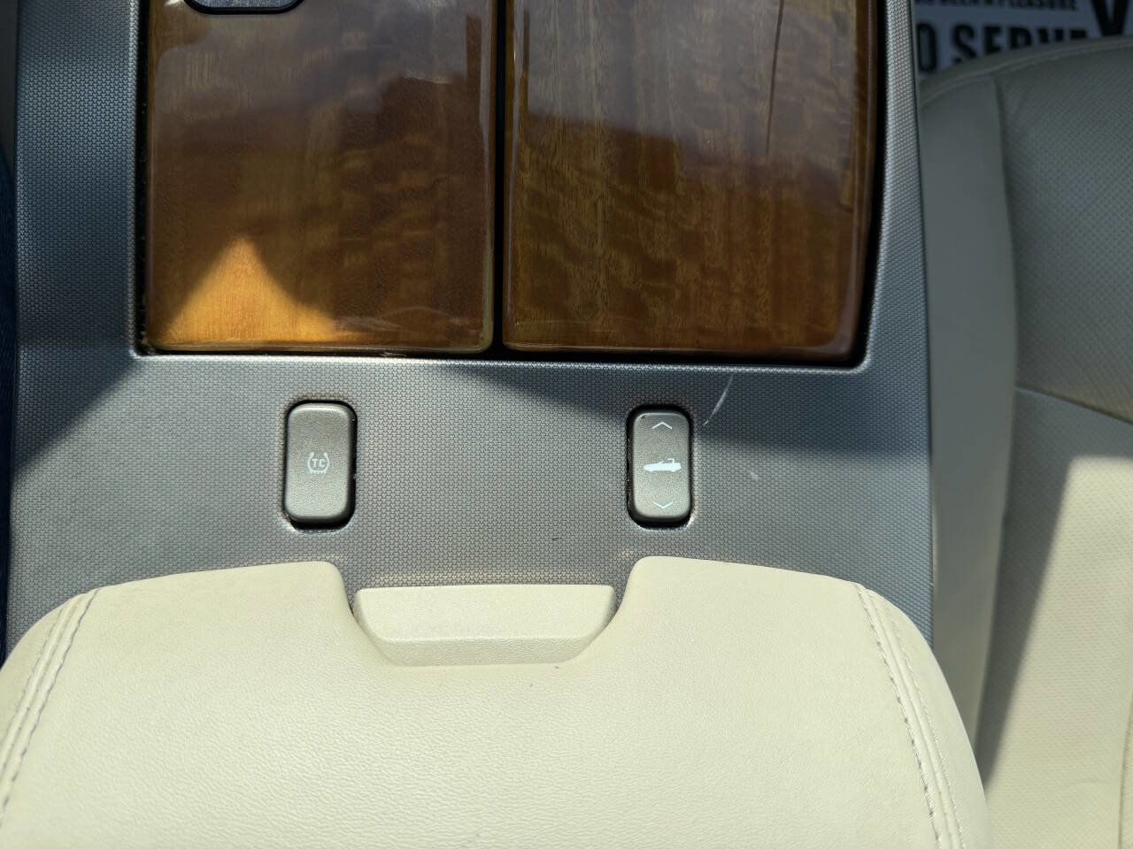 Used 2006 Cadillac XLR image 31