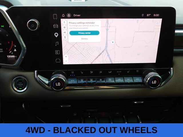 Used 2025 GMC Canyon Denali w/ LPO, Denali Black Edition AWD/4WD image 11