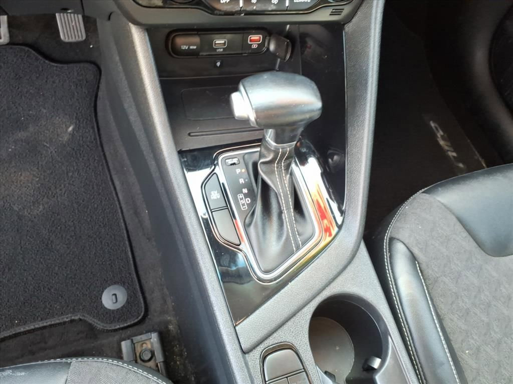 Used 2022 Kia Niro EX image 23