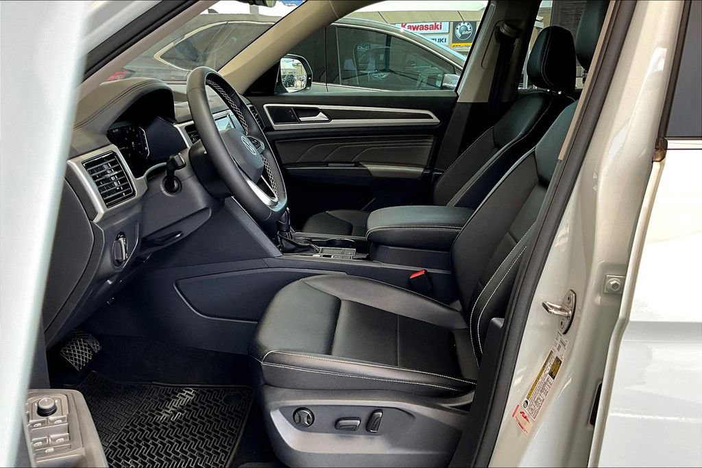 Used 2023 Volkswagen Atlas SE image 36