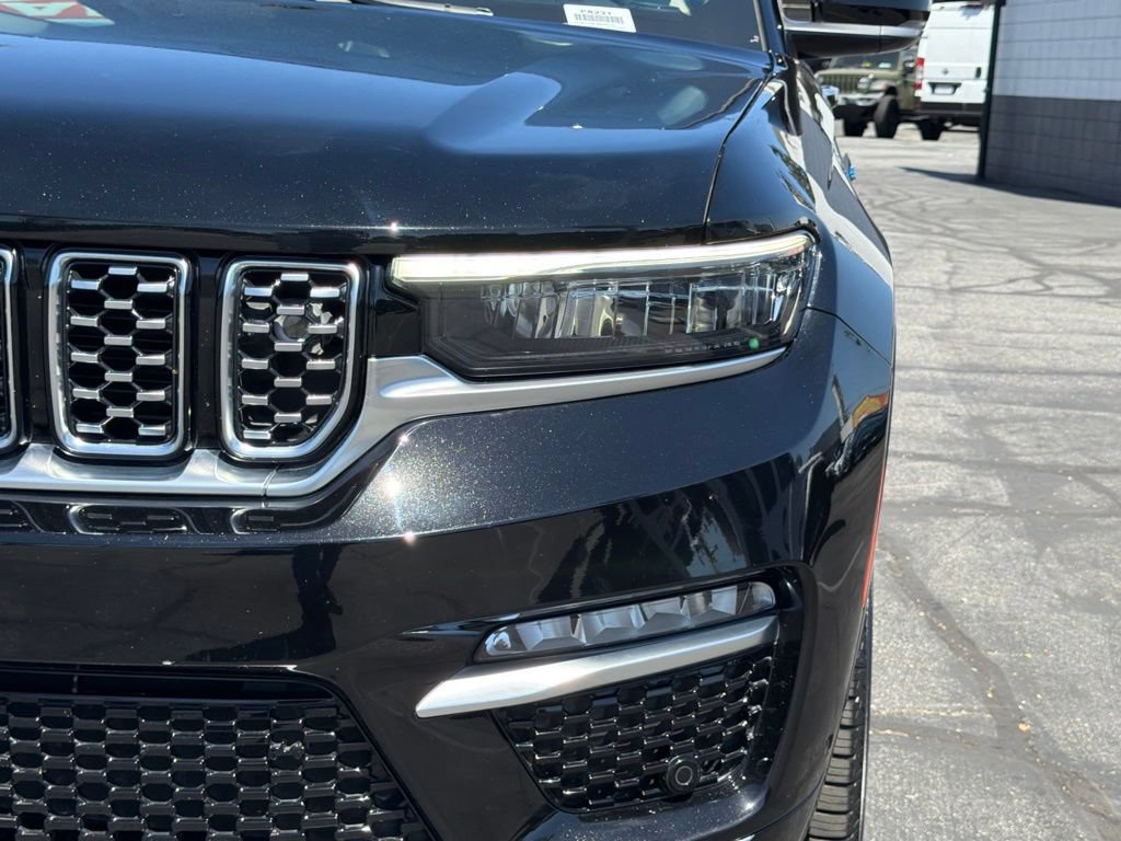 Used 2022 Jeep Grand Cherokee Summit w/ Advanced Protech Group IV AWD/4WD image 13