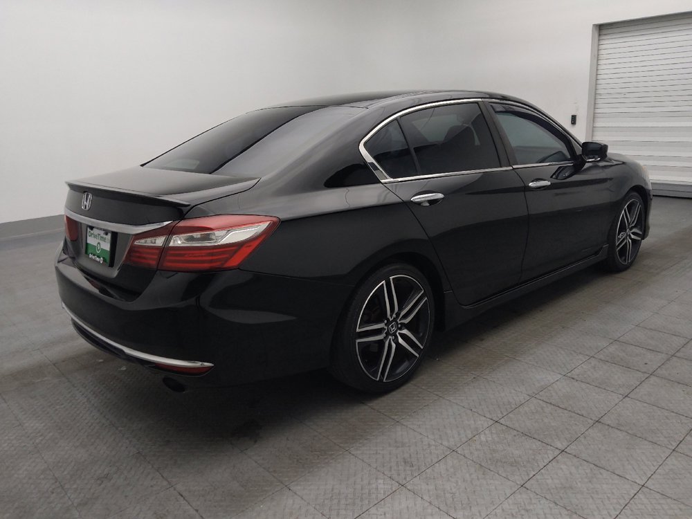 Used 2017 Honda Accord Sport image 10